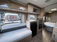 Swift Challenger 580 2016 Transverse Island Bed Layout