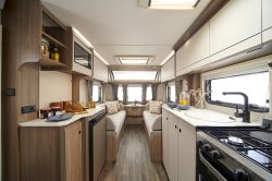 Coachman Acadia 460 2025