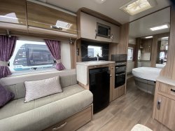 Swift Challenger Hi Style 580 2018 Island Bed