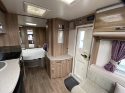 Swift Challenger Hi Style 580 2018 Island Bed