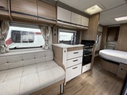 Coachman VIP 575 2016 Island Bed