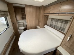 Coachman VIP 575 2016 Island Bed