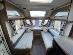 Swift Challenger 580 2016 Transverse Island Bed