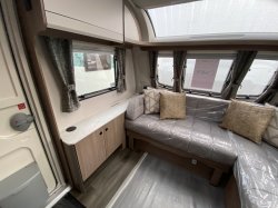 Coachman Acadia 675 Xtra 2025